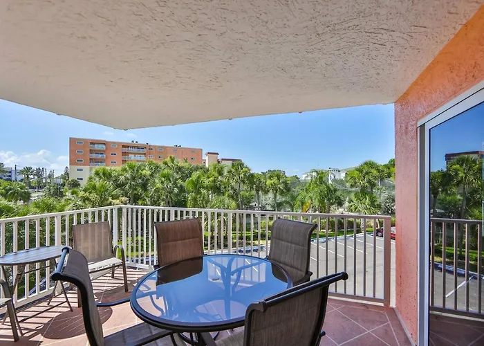 Spacious Corner 42 With Bunkhouse Apartment Clearwater Beach