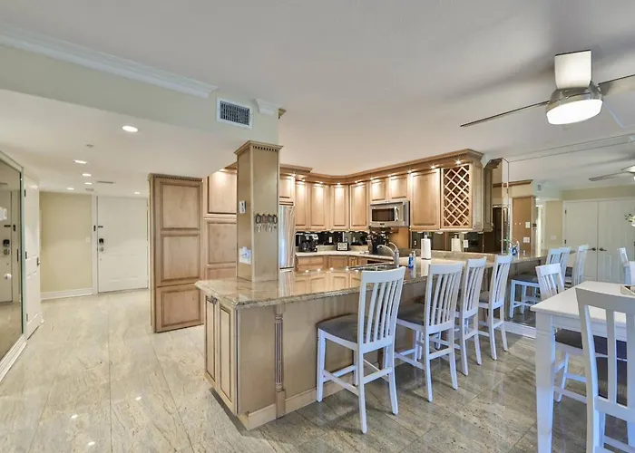 Spacious Corner 42 With Bunkhouse Apartment Clearwater Beach