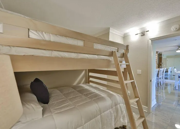 Spacious Corner 42 With Bunkhouse Apartment