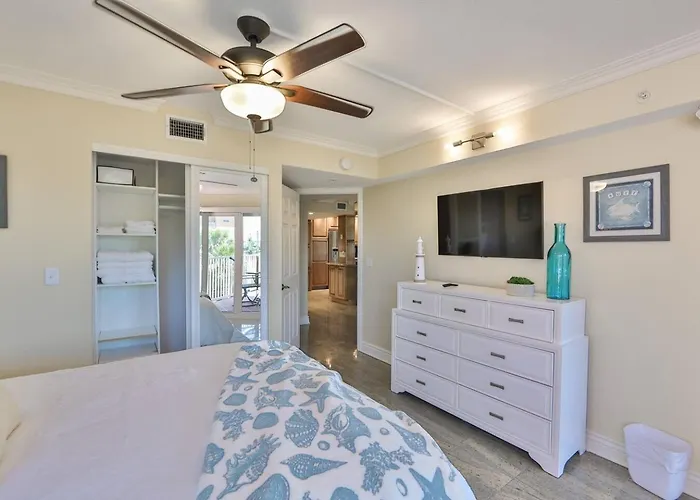 Spacious Corner 42 With Bunkhouse Apartment Clearwater Beach